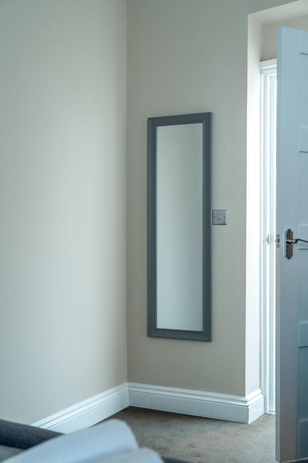 Spacious 2 Bedroom Apartment - Sleeps 6 Hove Buitenkant foto