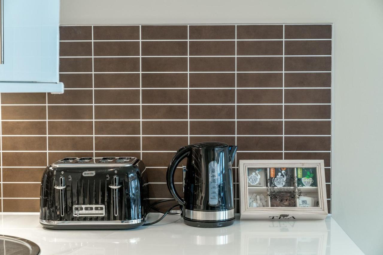 Spacious 2 Bedroom Apartment - Sleeps 6 Hove Buitenkant foto